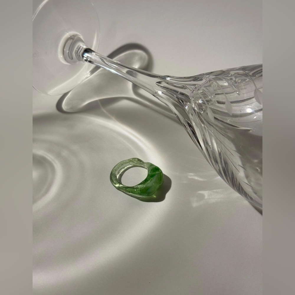 Green Glass Ring: Handmade Borosilicate Minimalist Jewelry - Picture 8 of 8